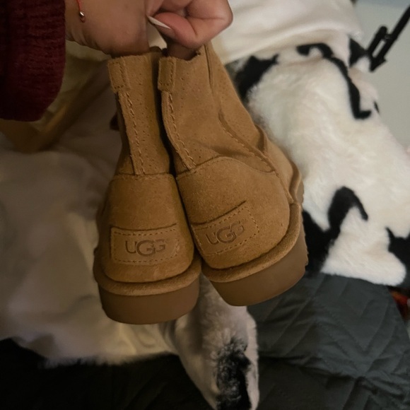 W classic unlined mini perf Ugg boots size 6 - Picture 5 of 5